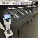 JALスカイミュージアムにてAIアシスタントロボット「temi」の多言語案内実証実験を実施